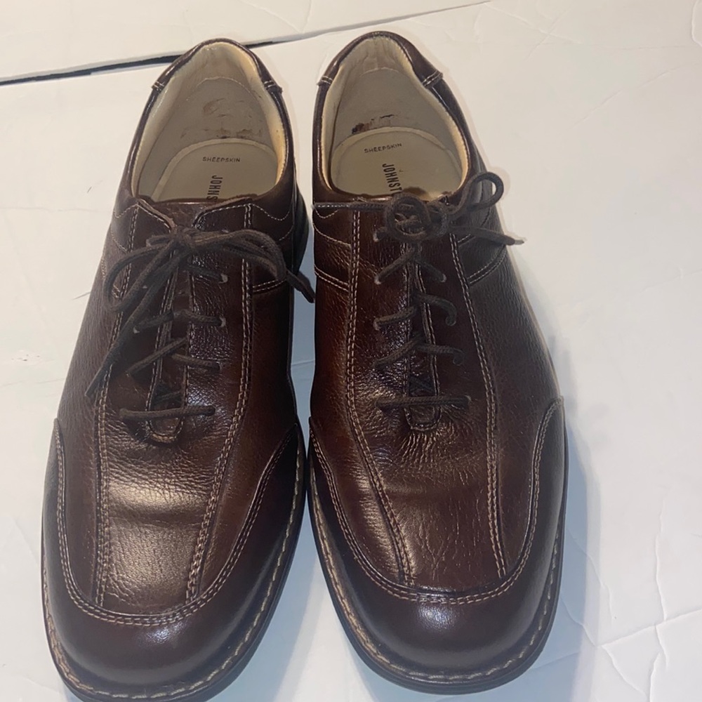 Johnston & Murphy sheepskin brown dress shoes size 9 1/2 with extra laces